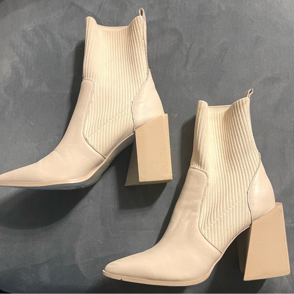 Steve Madden Cream Heeled Boots with Chunky Heel and Pointed Toe